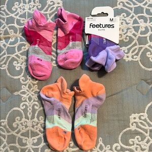 Feetures brand women’s ankle socks.
